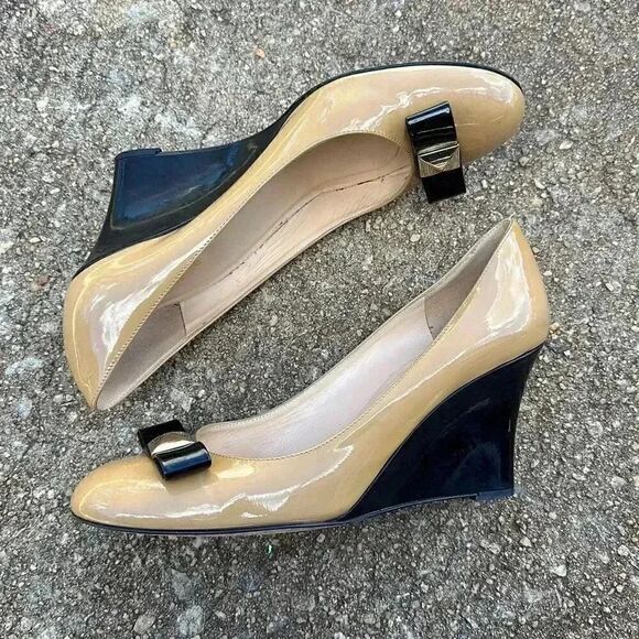 Vintage Kate Spade Beige Black Patent Leather Wedges Women’s Size 8.5 - Picture 2 of 10